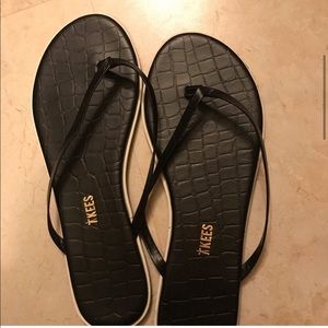 TKEES NEW! Black flip flop sandal
